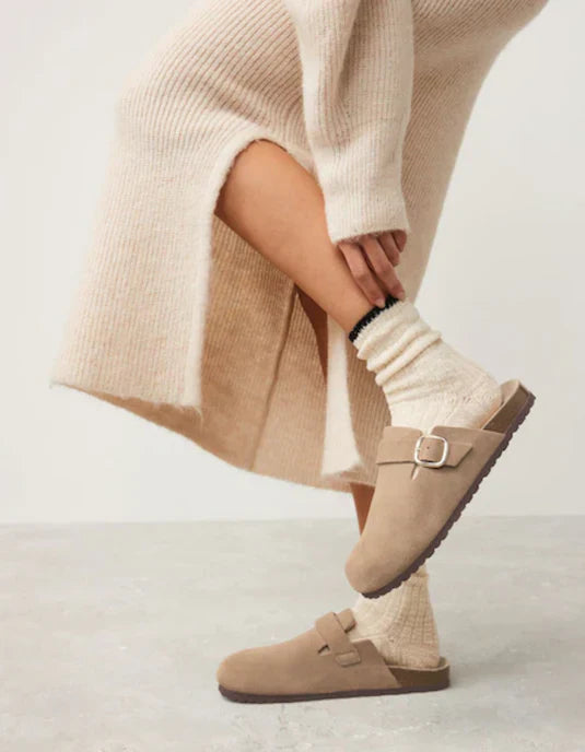 WOMEN'S SHOES